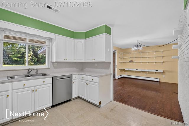 33950 Ecorse Road, Romulus, MI 48174