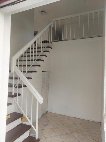 2215 NW 56th Avenue 3-e, Lauderhill, FL 33313