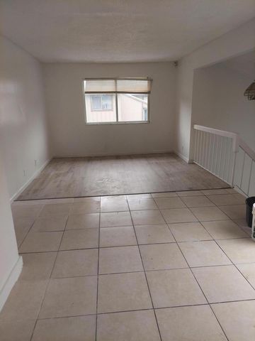 2215 NW 56th Avenue 3-e, Lauderhill, FL 33313