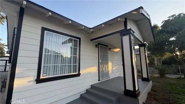 210 W 102nd, Los Angeles, CA 90003