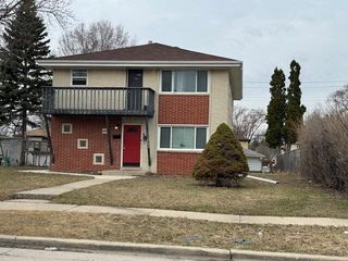 5721 N 90TH STREET, Milwaukee, WI 53225