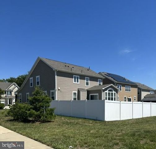 5451 DUNDEE LN, White Plains, MD 20695