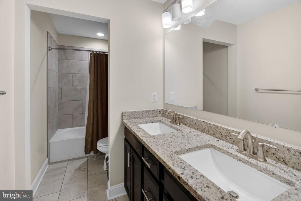 Image 28 of property listing at 5451 DUNDEE LN, White Plains, MD 20695