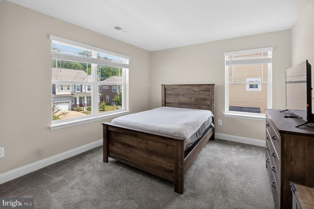 Image 29 of property listing at 5451 DUNDEE LN, White Plains, MD 20695