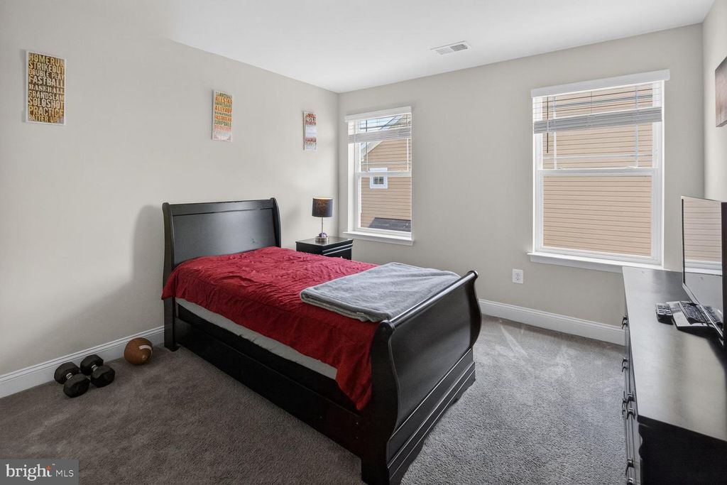 Image 30 of property listing at 5451 DUNDEE LN, White Plains, MD 20695