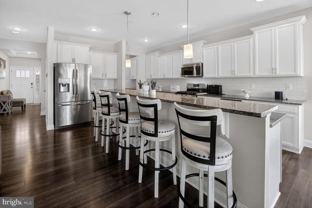 Image 9 of property listing at 5451 DUNDEE LN, White Plains, MD 20695