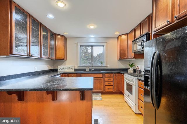 3009 IONA TER, Baltimore, MD 21214