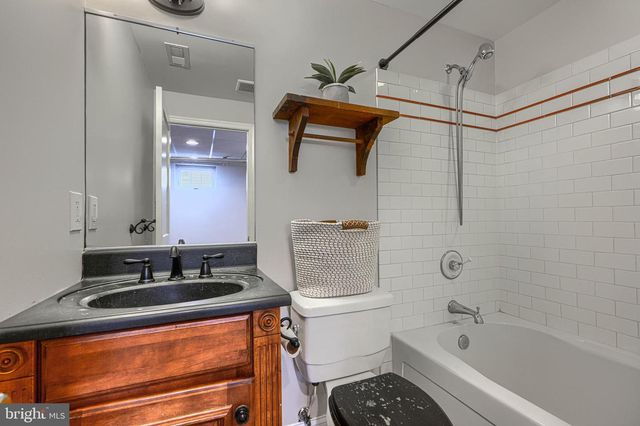 3009 IONA TER, Baltimore, MD 21214