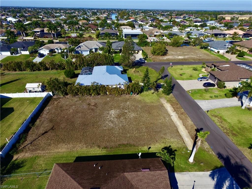 1910 SW 39th TER, CAPE CORAL, FL 33914 — photo 5