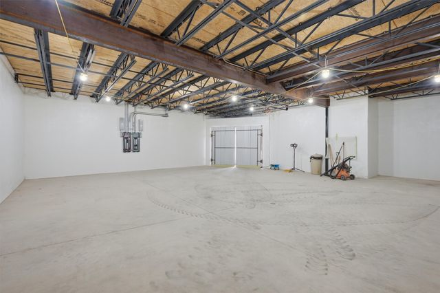 108 Pawnee Trail, Lake Kiowa, TX 76240