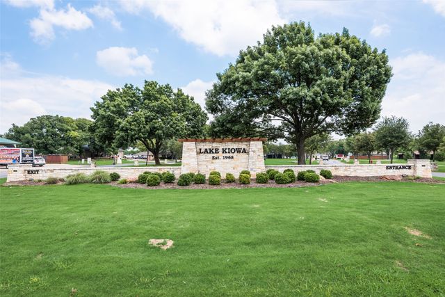 108 Pawnee Trail, Lake Kiowa, TX 76240