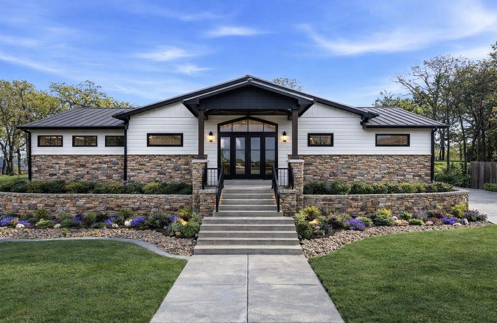 108 Pawnee Trail, Lake Kiowa, TX 76240