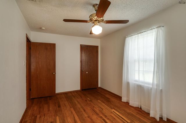 604 FORREST STREET, Burkburnett, TX 76354