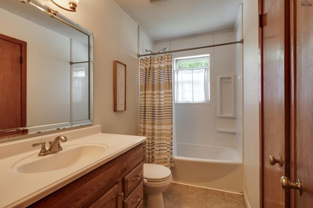 604 FORREST STREET, Burkburnett, TX 76354