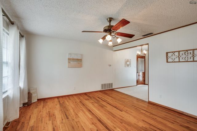 604 FORREST STREET, Burkburnett, TX 76354