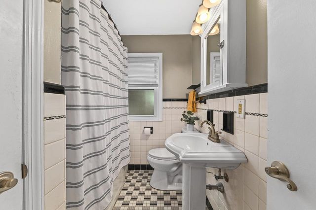 3249 N 79th STREET, Milwaukee, WI 53222