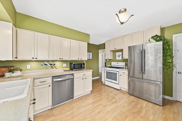 3249 N 79th STREET, Milwaukee, WI 53222