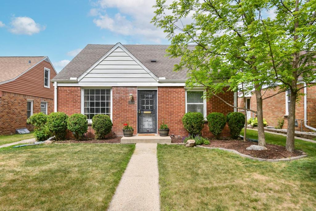 3249 N 79th STREET, Milwaukee, WI 53222