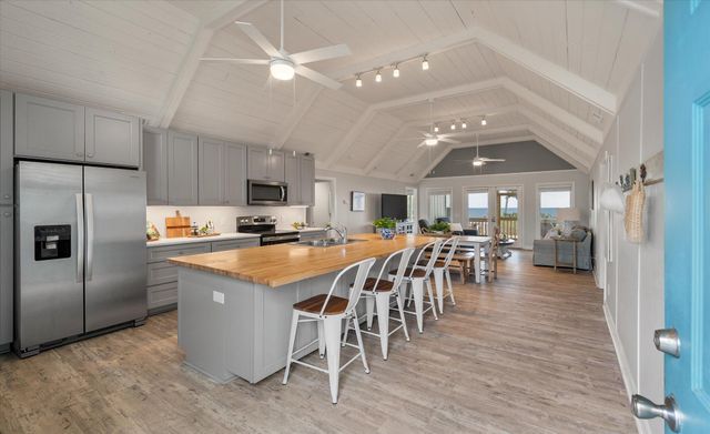 2002 Palmetto Boulevard, Edisto Island, SC 29438