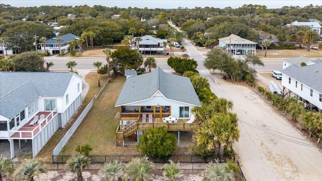 2002 Palmetto Boulevard, Edisto Island, SC 29438