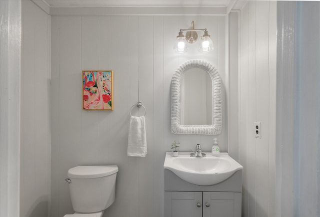 2002 Palmetto Boulevard, Edisto Island, SC 29438