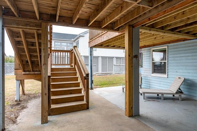 2002 Palmetto Boulevard, Edisto Island, SC 29438