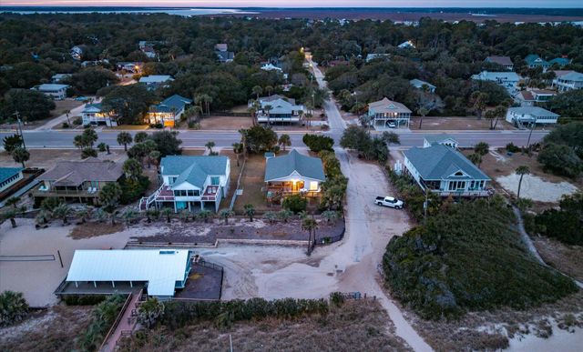 2002 Palmetto Boulevard, Edisto Island, SC 29438