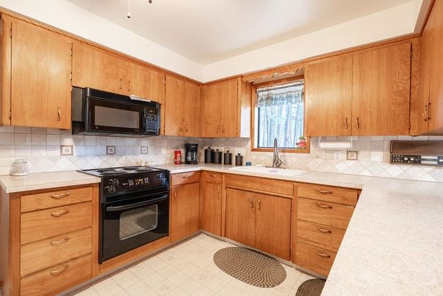 10203 N Nine Mile Rd, Nine Mile Falls, WA 99026