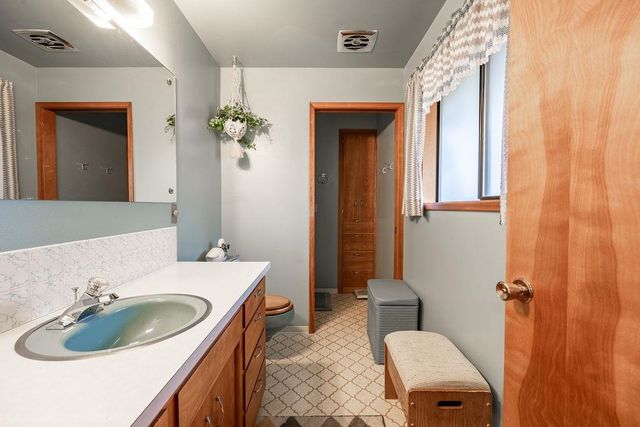 10203 N Nine Mile Rd, Nine Mile Falls, WA 99026