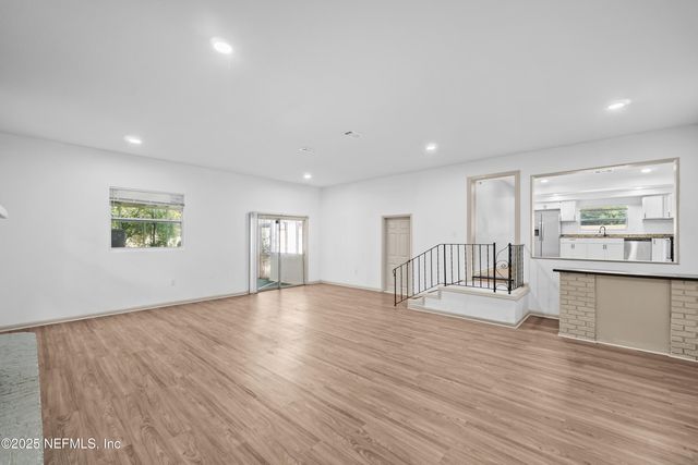 6910 CARTIER Circle, Jacksonville, FL 32208