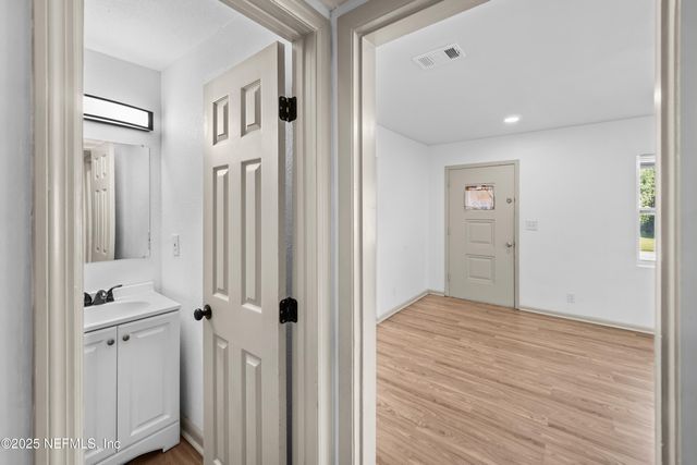 6910 CARTIER Circle, Jacksonville, FL 32208