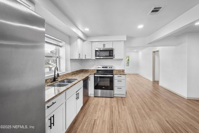 6910 CARTIER Circle, Jacksonville, FL 32208