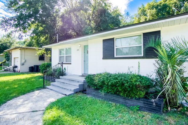 6910 CARTIER Circle, Jacksonville, FL 32208