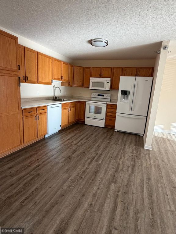 12 6th Street NE 225, Osseo, MN 55369 — photo 2