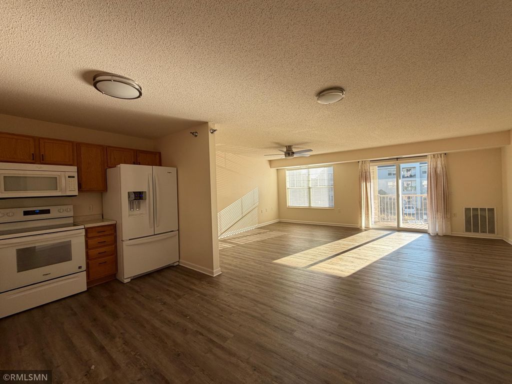 12 6th Street NE 225, Osseo, MN 55369 — photo 3