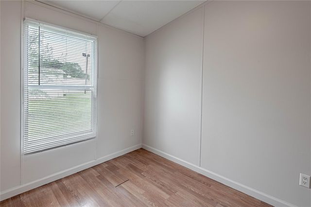 1961 Quality Boulevard 15, Huntsville, TX 77340