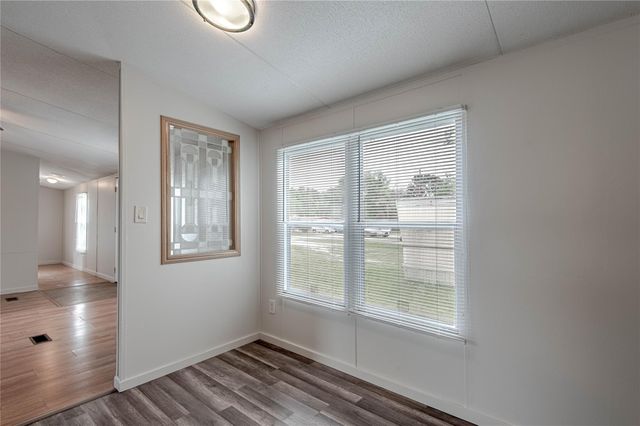 1961 Quality Boulevard 15, Huntsville, TX 77340