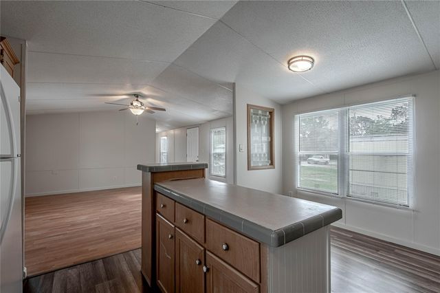 1961 Quality Boulevard 15, Huntsville, TX 77340