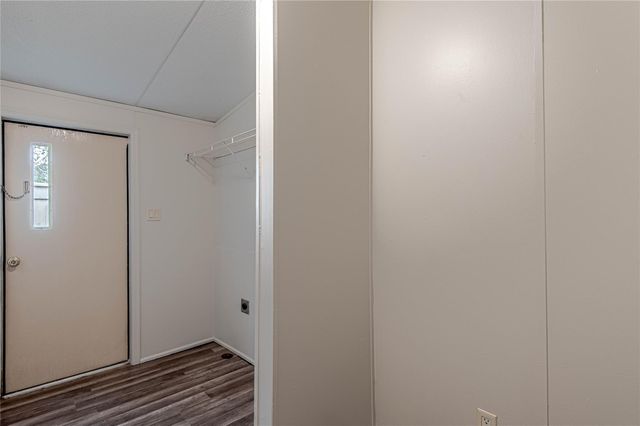 1961 Quality Boulevard 15, Huntsville, TX 77340