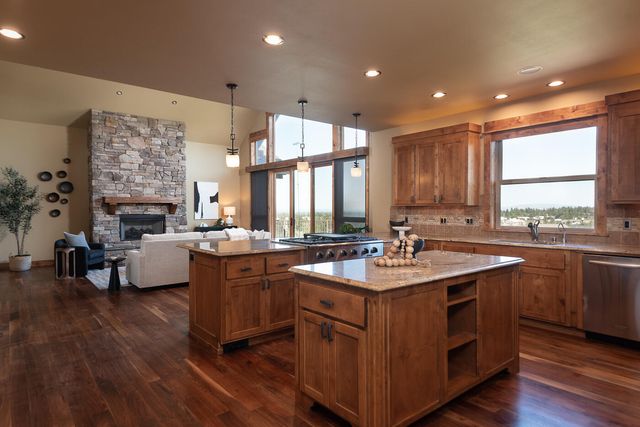 3419 NW Fairway Heights Drive, Bend, OR 97703