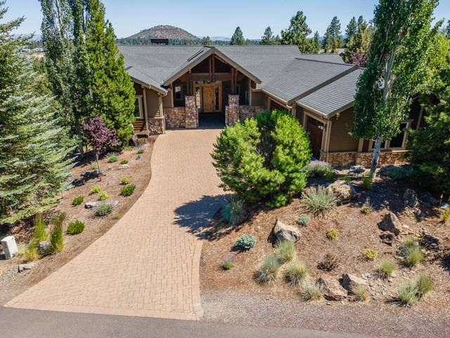 3419 NW Fairway Heights Drive, Bend, OR 97703