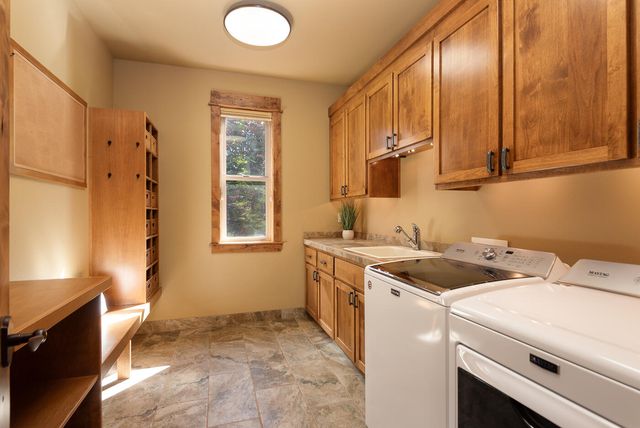 3419 NW Fairway Heights Drive, Bend, OR 97703