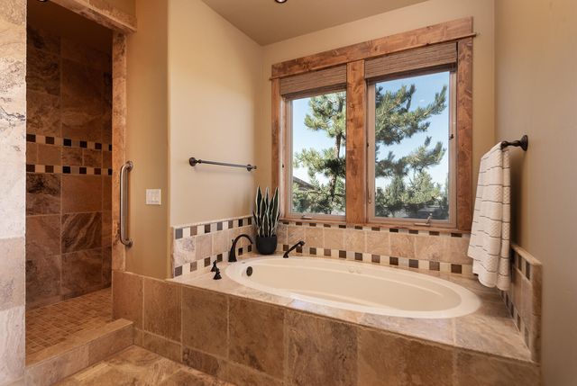 3419 NW Fairway Heights Drive, Bend, OR 97703