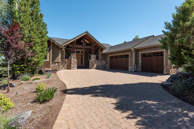 3419 NW Fairway Heights Drive, Bend, OR 97703
