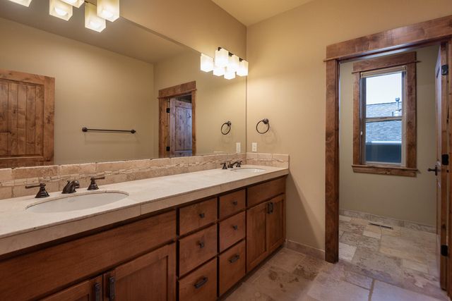 3419 NW Fairway Heights Drive, Bend, OR 97703