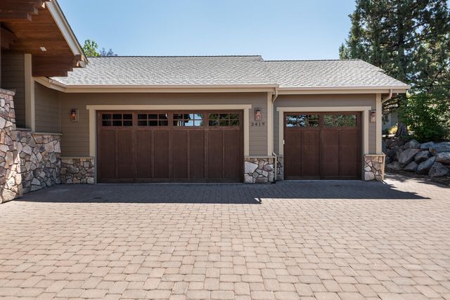 3419 NW Fairway Heights Drive, Bend, OR 97703