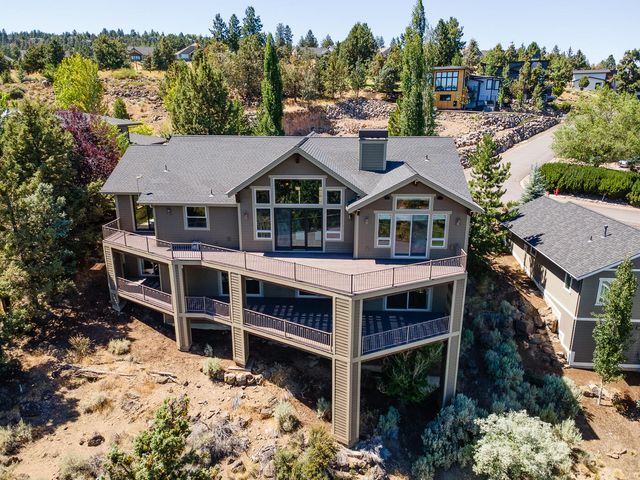 3419 NW Fairway Heights Drive, Bend, OR 97703