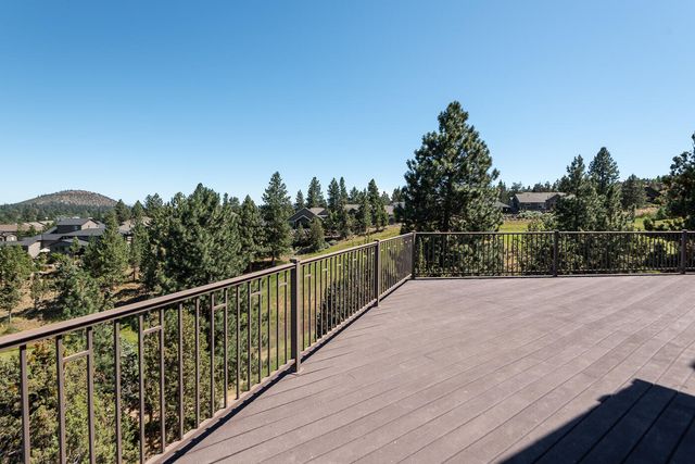 3419 NW Fairway Heights Drive, Bend, OR 97703