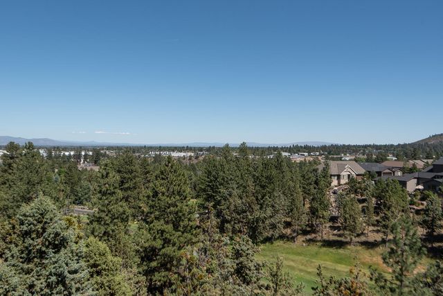 3419 NW Fairway Heights Drive, Bend, OR 97703