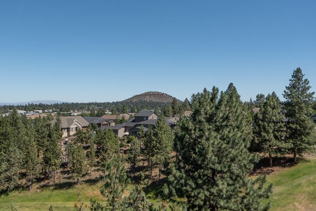3419 NW Fairway Heights Drive, Bend, OR 97703